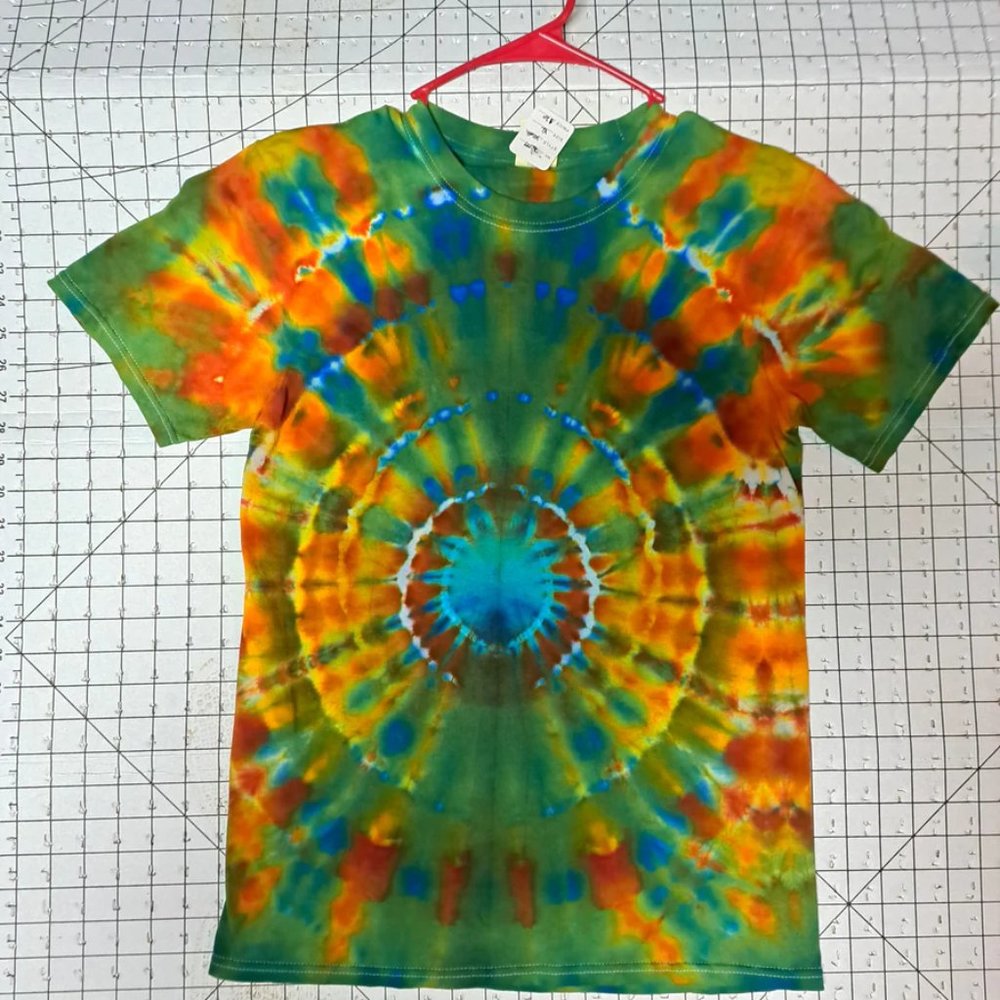 [Hand Dyed] Tie Dye Youth Shirt